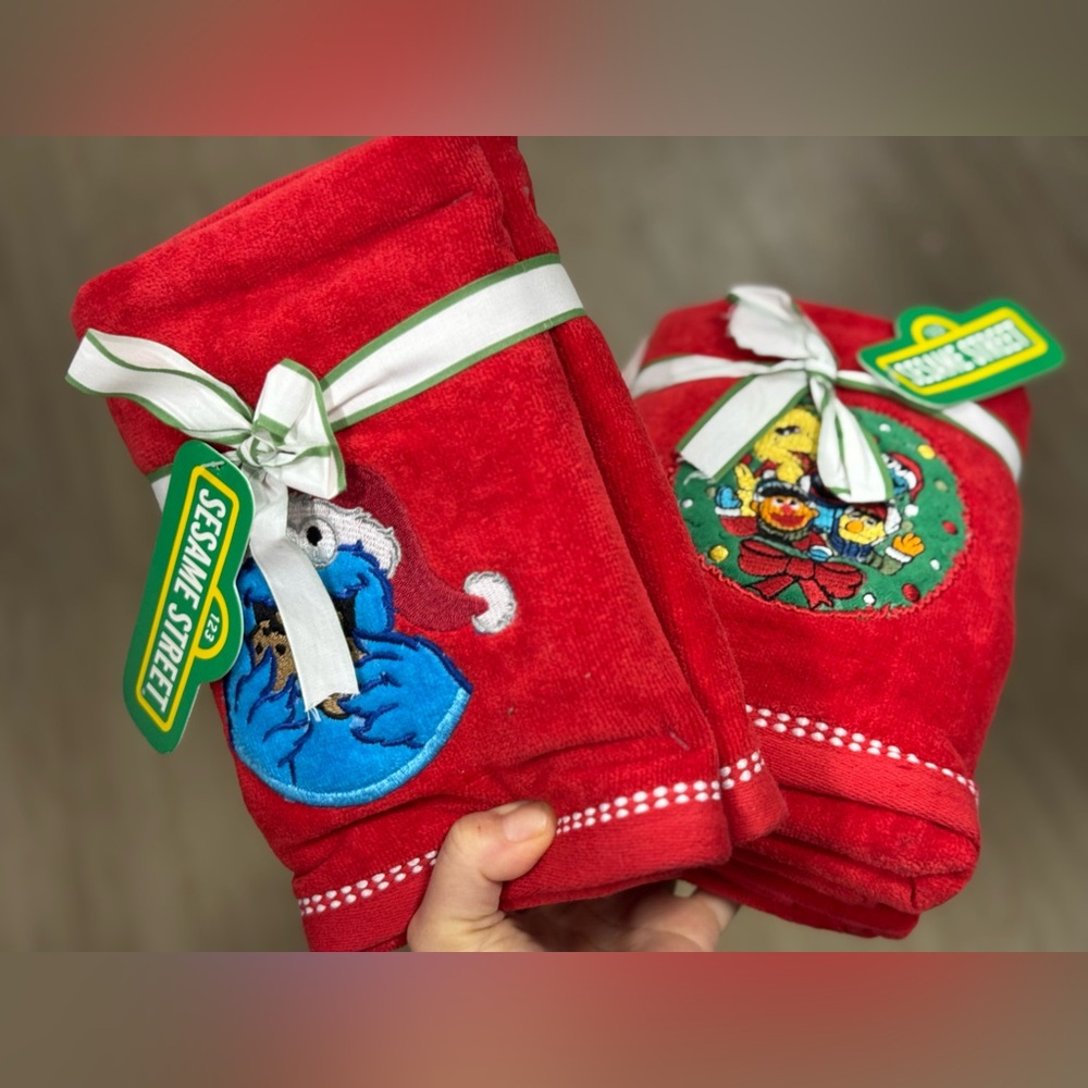 Sesame Street Red Holiday 4pcs hand Towels